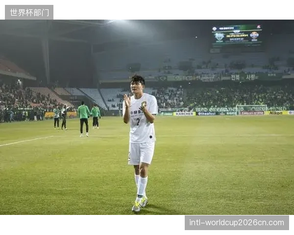韩国队首战将迎战身材高大的捷克队，金玟哉的空中防守能力面临严峻考验。